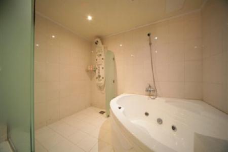 фото отеля Noblesse Yeoksam Hotel Seoul