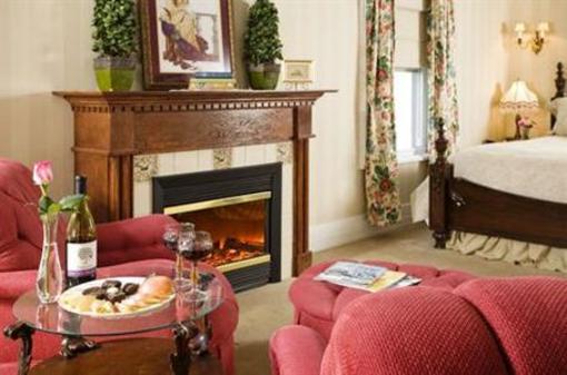 фото отеля Whistling Swan Inn