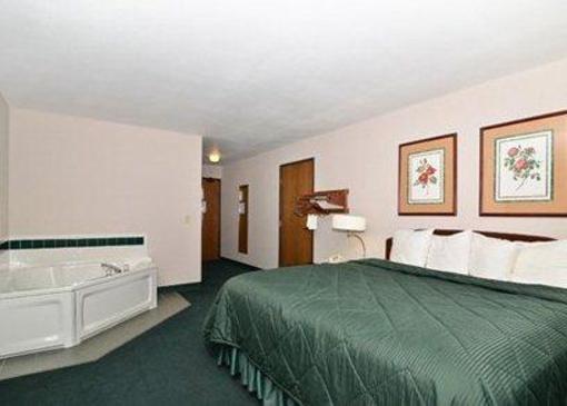 фото отеля Quality Inn & Suites of Stoughton