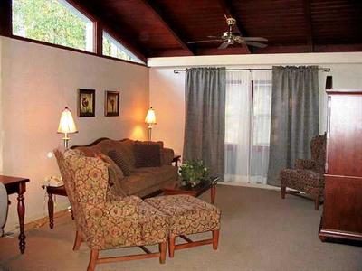 фото отеля The Beeches Inn Rome (New York)