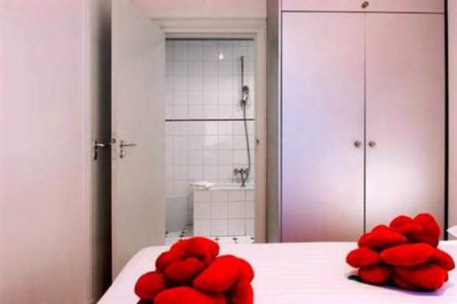 фото отеля La Bergere Apartments