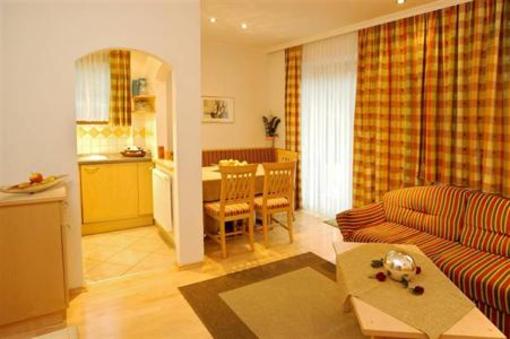 фото отеля Renberg Appartements Pension Maria Alm am Steinernen Meer