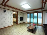 J-Honor Guesthouse