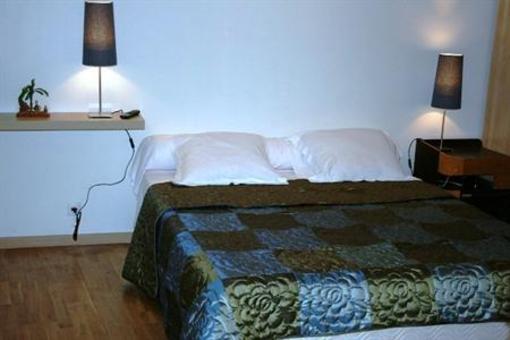 фото отеля Hotel Le Saint Denis