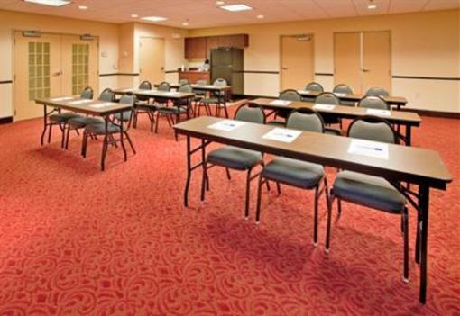 фото отеля Holiday Inn Express Hotel & Suites Andover East Wichita