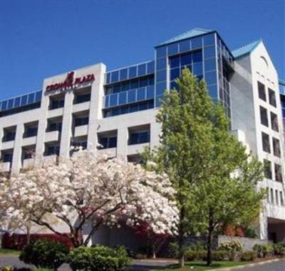 фото отеля Crowne Plaza Portland Lake Osego