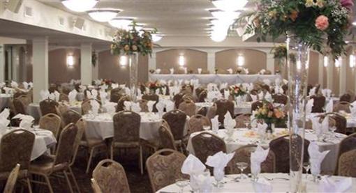фото отеля AmericInn Hotel & Suites Mounds View