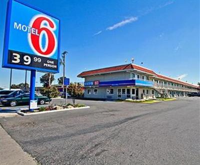 фото отеля Motel 6 Fresno - Blackstone South