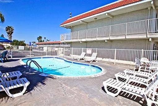 фото отеля Motel 6 Fresno - Blackstone South