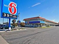 Motel 6 Fresno - Blackstone South