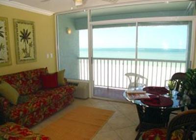 фото отеля Barefoot Beach Hotel Madeira Beach