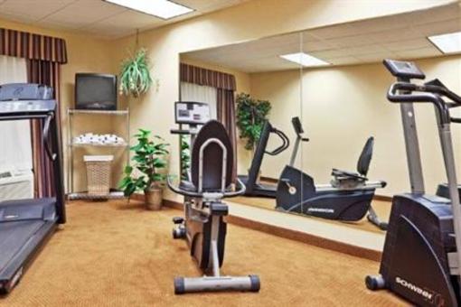 фото отеля Holiday Inn Express Newark-Heath