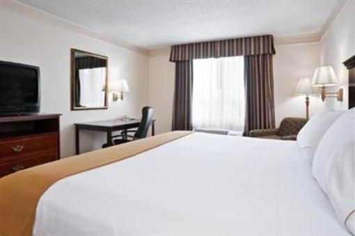 фото отеля Holiday Inn Express Newark-Heath