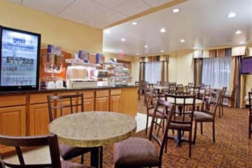 фото отеля Holiday Inn Express Newark-Heath