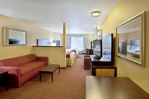 фото отеля Holiday Inn Express Hotel & Suites Sandpoint North