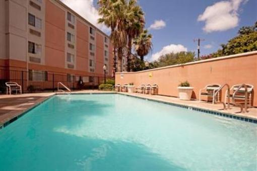 фото отеля Candlewood Suites San Antonio