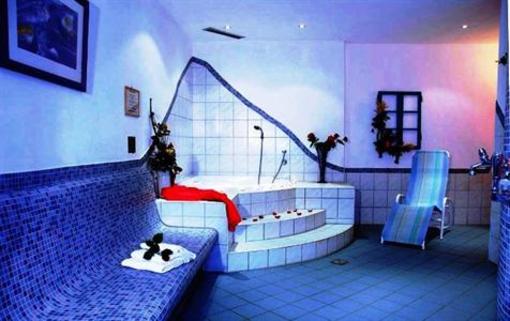 фото отеля Familien- & Sporthotel Hoehlenstein