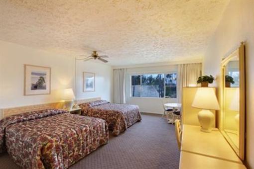 фото отеля Maui Seaside Hotel