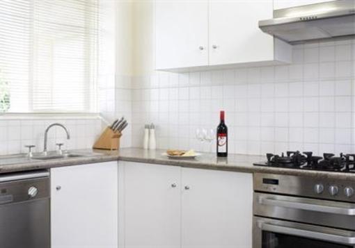 фото отеля Caroline Serviced Apartments Melbourne