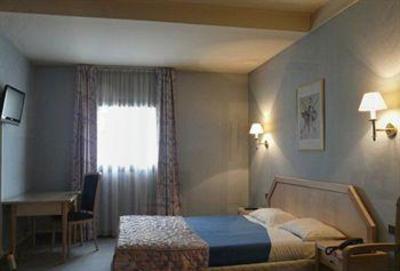 фото отеля Saphir Hotel Pontault-Combault