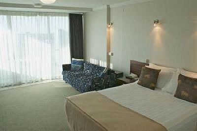 фото отеля BEST WESTERN Astor Metropole Hotel