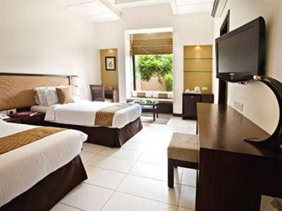 фото отеля Seasons Hotel At Tarudhan Valley Golf Resort