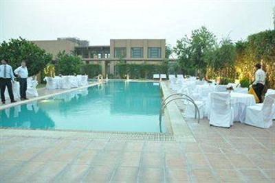 фото отеля Seasons Hotel At Tarudhan Valley Golf Resort