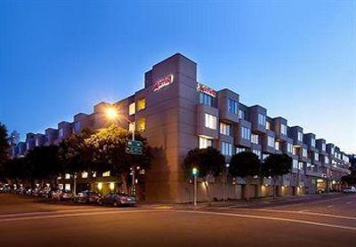 фото отеля Courtyard by Marriott Fisherman's Wharf