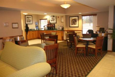 фото отеля Hampton Inn Madison (Georgia)