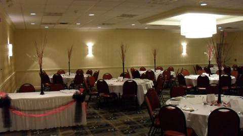 фото отеля Holiday Inn Weirton