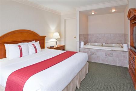 фото отеля Holiday Inn Weirton
