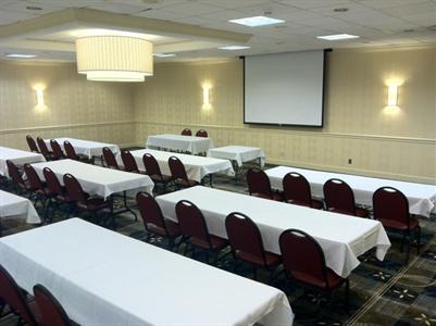 фото отеля Holiday Inn Weirton