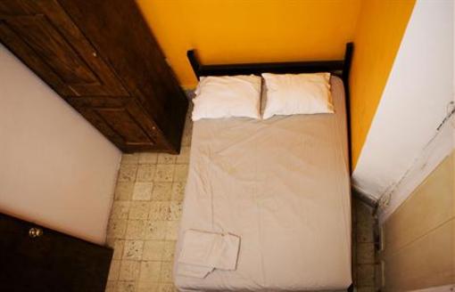 фото отеля Hostal Santa Lucia
