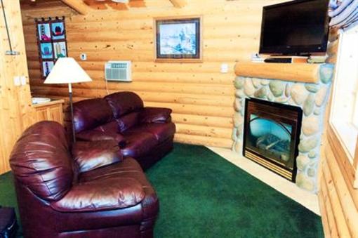 фото отеля Cabin Creek Inn