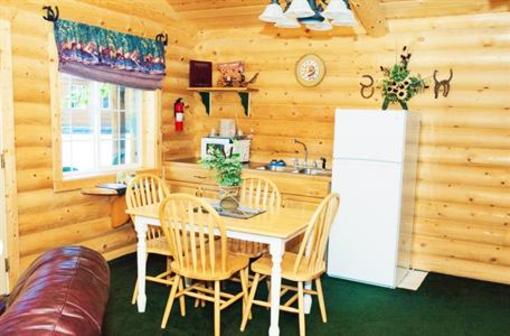 фото отеля Cabin Creek Inn