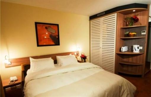 фото отеля Suite Home Apt Luberon