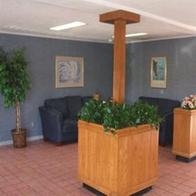 фото отеля Red Carpet Inn Louisville