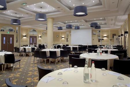 фото отеля Crowne Plaza Paris Republique