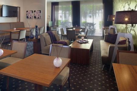 фото отеля Crowne Plaza Paris Republique