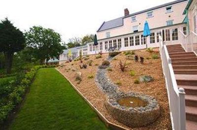 фото отеля Dixcart Bay Hotel