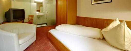 фото отеля Hotel Adler Warth