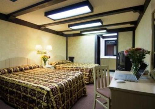 фото отеля Americas Best Value Inn & Suites Dover (Ohio)