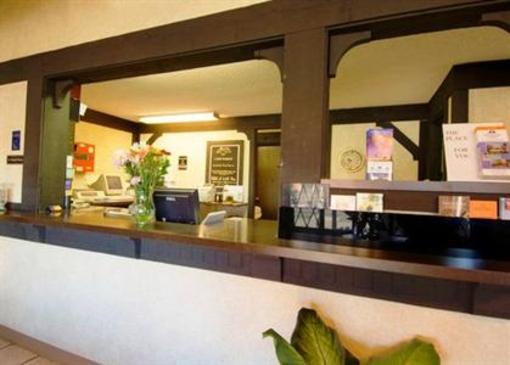 фото отеля Americas Best Value Inn & Suites Dover (Ohio)