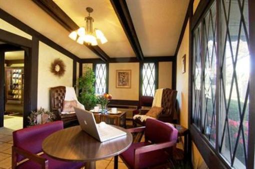 фото отеля Americas Best Value Inn & Suites Dover (Ohio)