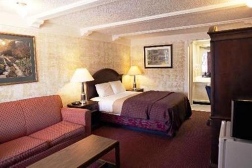 фото отеля Americas Best Value Inn & Suites Dover (Ohio)