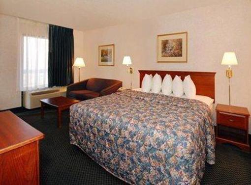фото отеля Quality Inn Roanoke Rapids