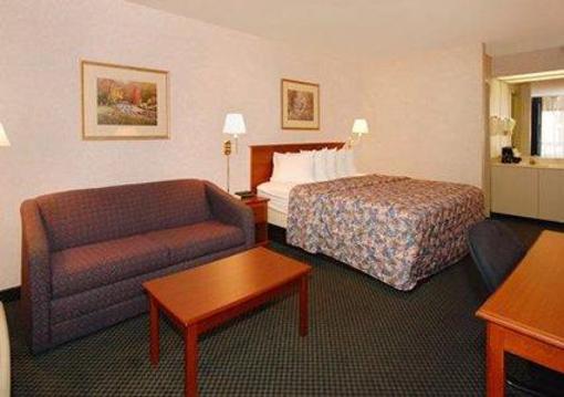 фото отеля Quality Inn Roanoke Rapids