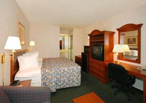 фото отеля Quality Inn Roanoke Rapids