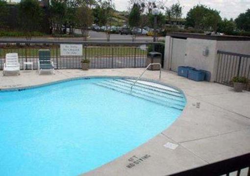 фото отеля Quality Inn Roanoke Rapids