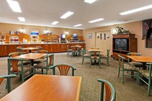 фото отеля Holiday Inn Express Harlan